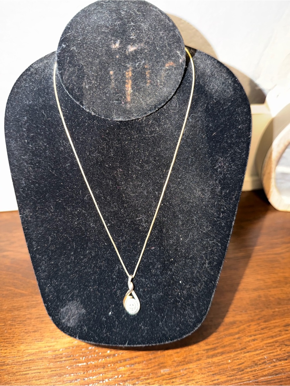 BR KRN vintage silver/gold-toned jewelry pendant